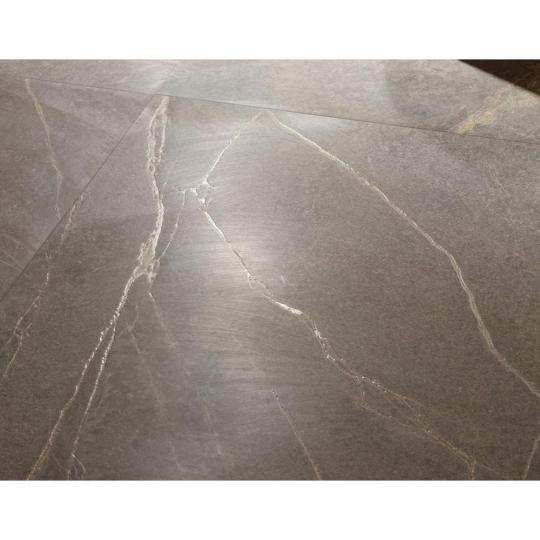 luxus termeszetes erezetes koburkolat greslap jarolap padlolap padloburkolat kohatasu szurke minimal rusztikus elegans mediterran konyha nappali terasz fagyallo furdoszoba furdo.jpg